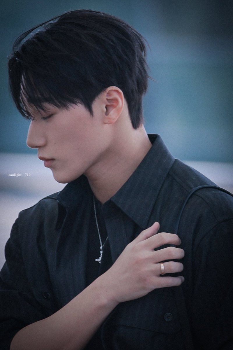 sanlight__710 tweet media