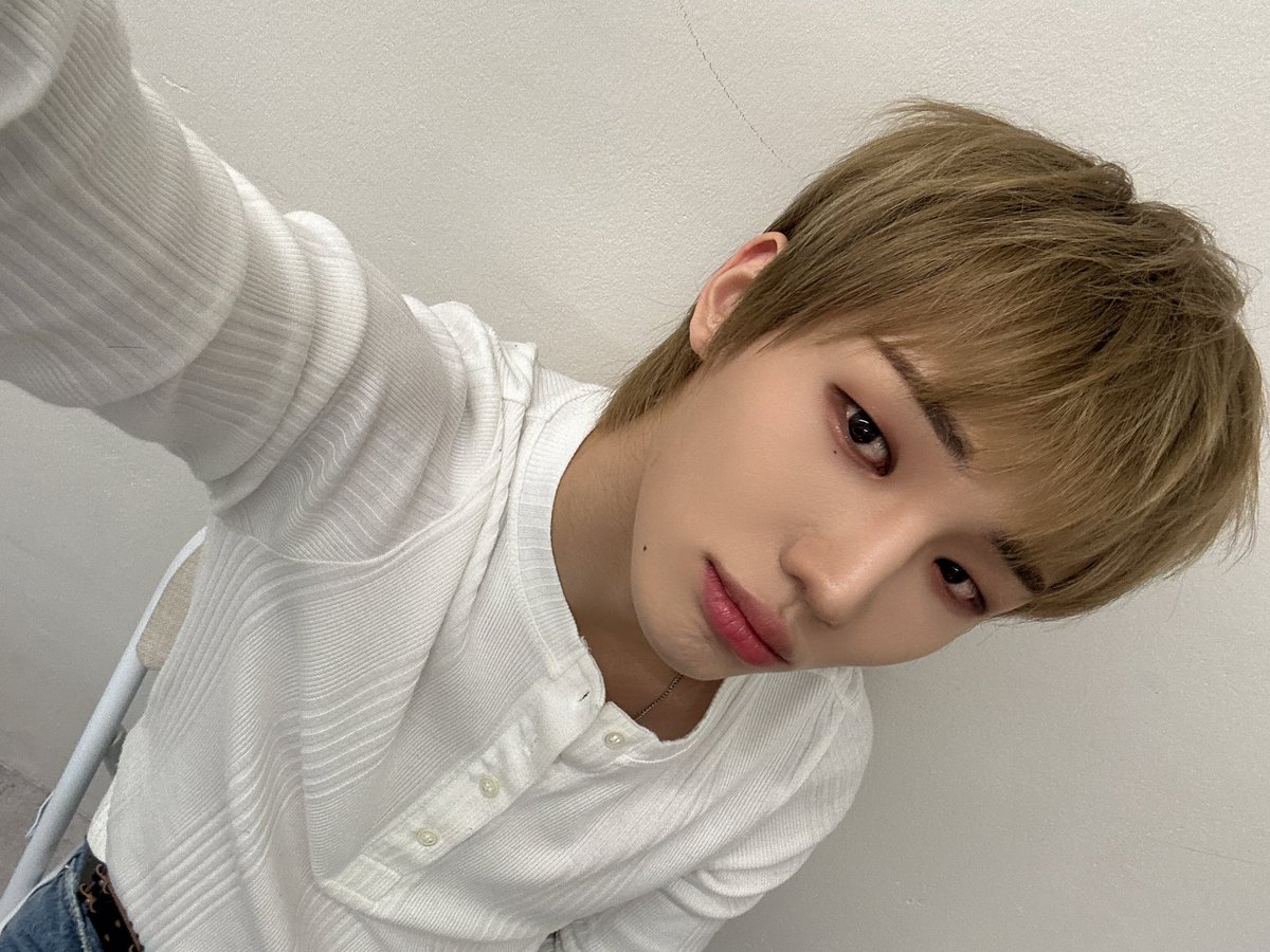 🤍🤍

#TNX
#천준혁 #JUNHYEOK