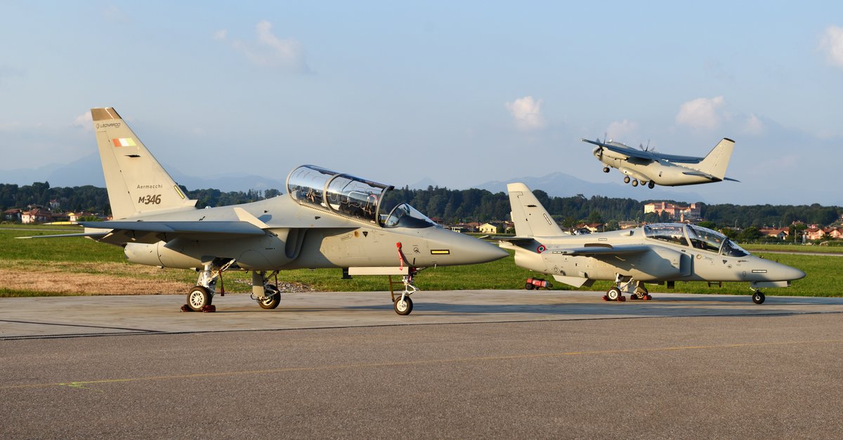 LDO_Aeronautics's tweet photo. #LeonardoAeronautics is strengthening its partnership with #AvioaneCraiova, a company owned by the Romanian Ministry of Economy, Digitalisation, Entrepreneurship and Tourism, reinforcing a long-term industrial alliance in support of #Romania’s defence priorities.

Following the 2025 Technological and Industrial Cooperation Agreement, our joint roadmap is now entering full execution phase. Avioane Craiova has been officially qualified as an approved #Leonardo supplier — a key milestone that confirms its industrial capabilities and compliance with Leonardo’s quality standards. This partnership supports the modernisation of #Romania’s #C27J fleet and paves the way for deeper collaboration, including the development of a comprehensive pilot training solution based on the #M345 and #M346 Integrated Training System (#ITS).