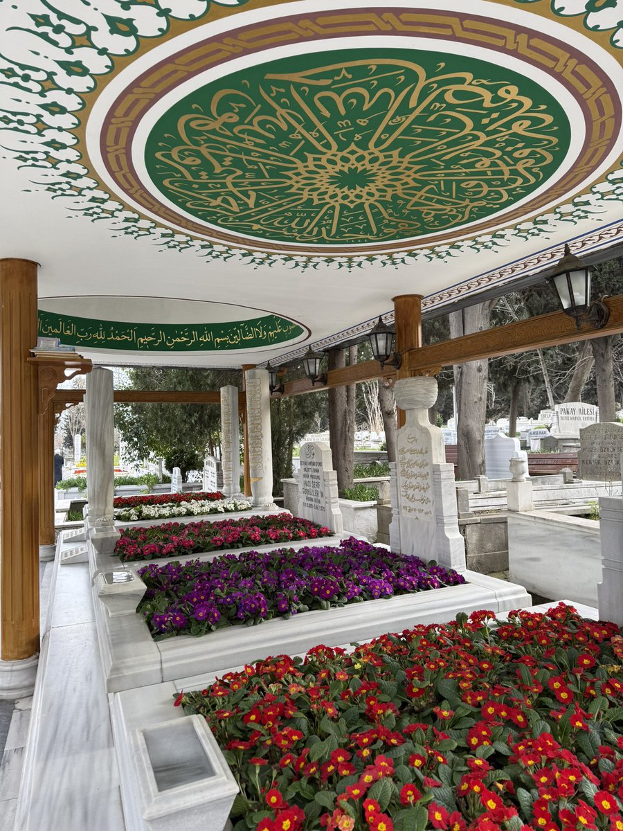 furkanserrtt's tweet photo. Allah dostunu gördüm, bundan altı yıl evvel;
Bir akşamdı ki, zaman, donacak kadar güzel.

|nfk https://t.co/TMBVbgu8lQ