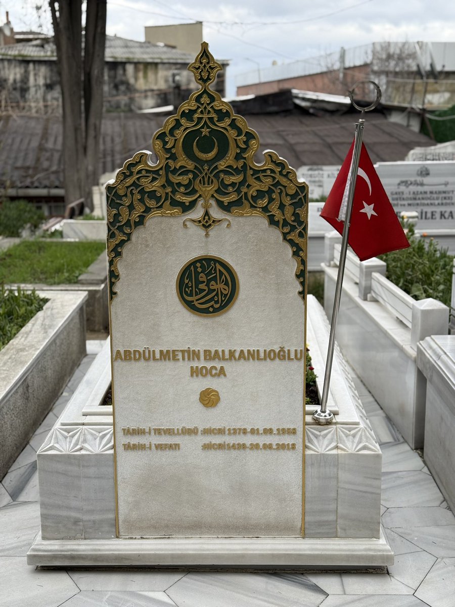 furkanserrtt's tweet photo. Allah dostunu gördüm, bundan altı yıl evvel;
Bir akşamdı ki, zaman, donacak kadar güzel.

|nfk https://t.co/TMBVbgu8lQ