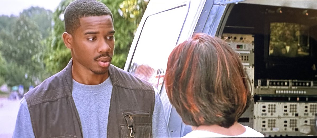 Sooo when we talk about Black people surviving scary movies, why does nobody ever mention Kyle in Scream 2?! The minute he saw that dead body in the news van, he said absolutely NOT and was GONE 😭 jumped in that taxi so fast and left Gale standing there 😂

But let’s be