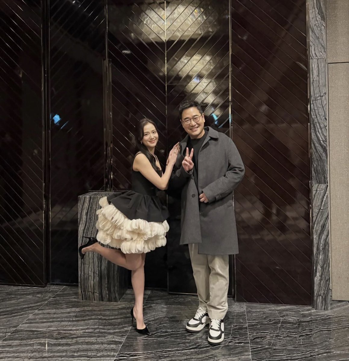 NEWSJISOO's tweet photo. Director Kim Jung-sik updated on instagram with #JISOO. https://t.co/AsoI8smSY0