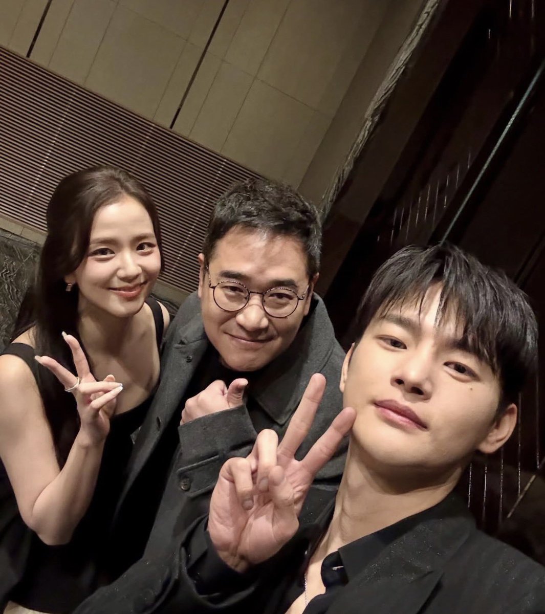 NEWSJISOO's tweet photo. Director Kim Jung-sik updated on instagram with #JISOO. https://t.co/AsoI8smSY0