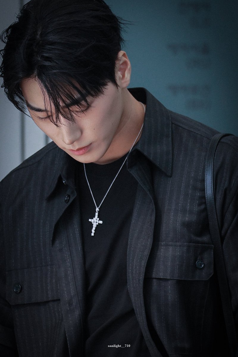 sanlight__710 tweet media