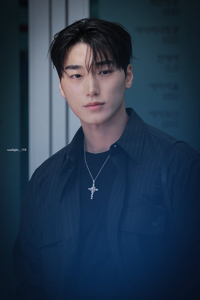 sanlight__710 tweet media