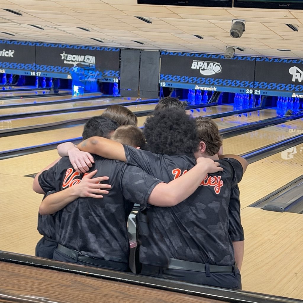 Valley Bowling tweet media