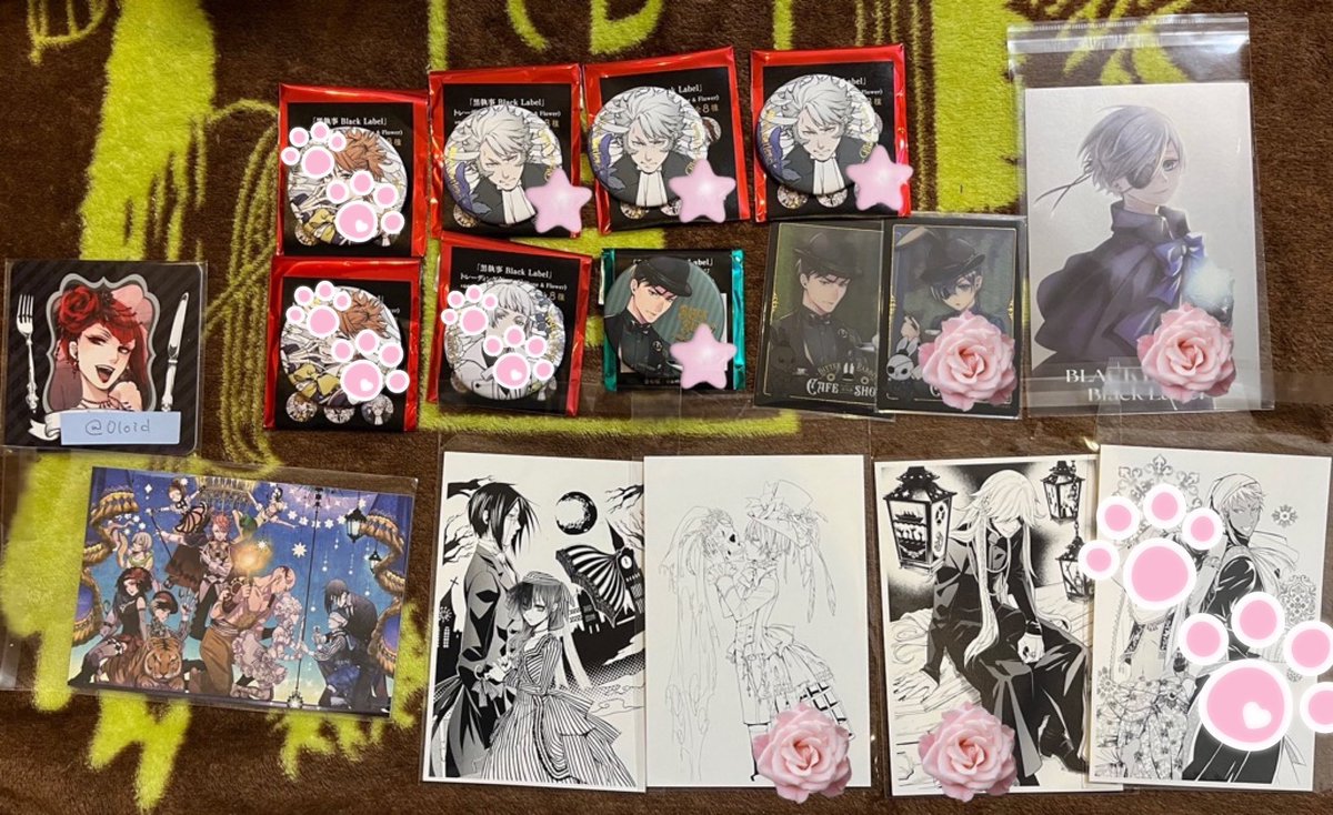 0loid's tweet photo. 【交換・譲渡】黒執事 Black Label グッズ 缶バッジ カード アクキー アクスタ 特典

求 シエル ＞セバス グレル マダムレッド 
同異種問いません！

🩷はシエルと、もしくは★から同数以上併せての交換
🌹はシエルと、もしくは★含めた交換優先
★、無印は定価以下にて譲渡可能

郵送or手渡し https://t.co/evOvZpUhJ7