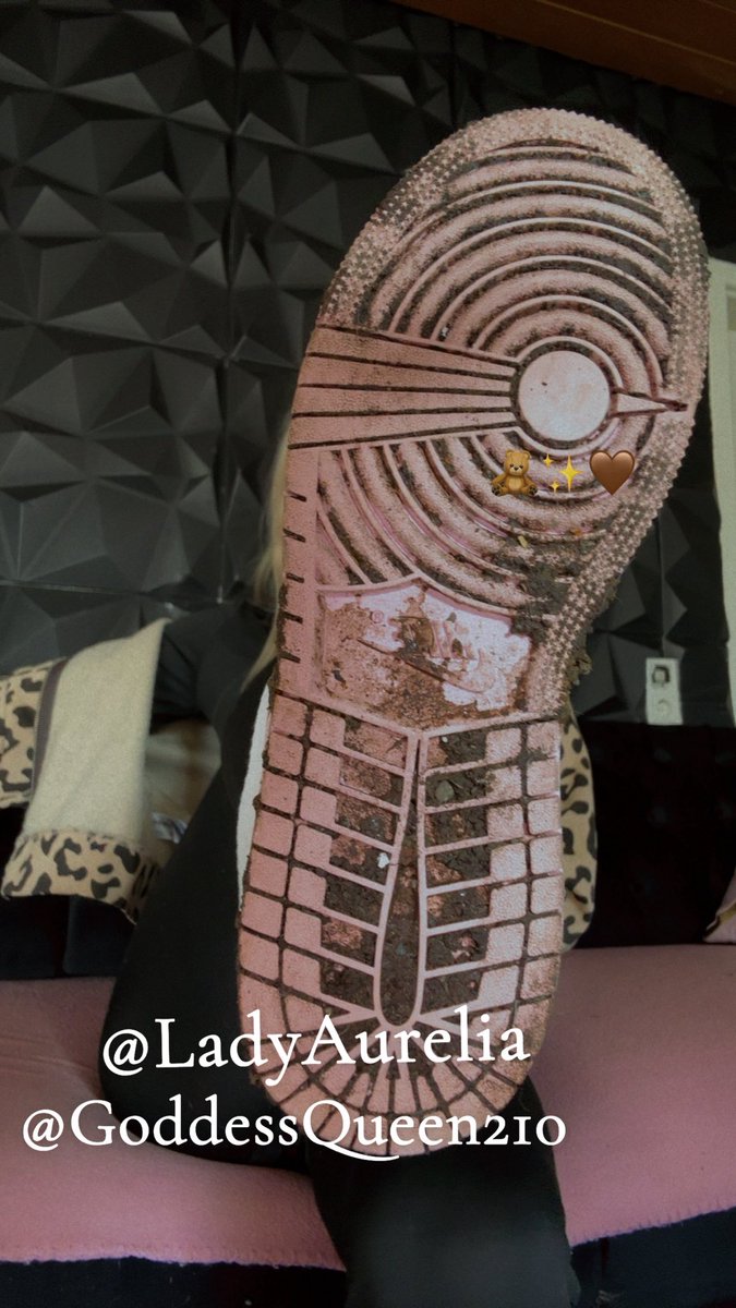 Schön sauber lecken köter außer das und zahlen kannst du sowieso nichts,Versager 😂🙄 
|#Findom #Feet #Goddess #Geldsklave #Geldherrin #Zahlschwein #Paypig #HumanWallet #shoecrush #ShoeAddict #Loser #findomworship #Zahlsklave |