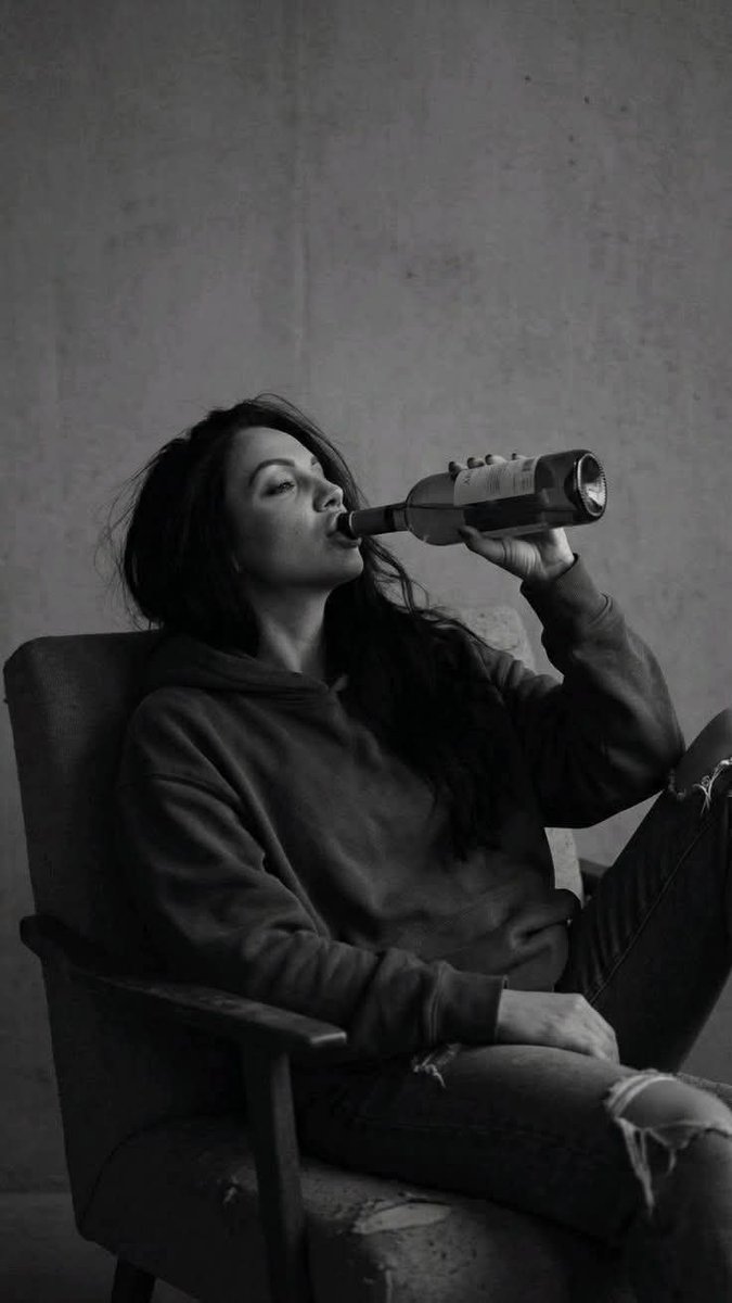 "Tal vez ese era el problema: 
Enamorarme de alguien que 
   sólo me necesitaba para 
matar sus ratos de soledad".

      ~ Mario Benedetti