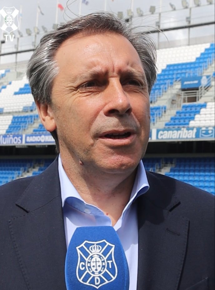 locos_x_eltete's tweet photo. 𝐄𝐥 𝐥𝐥𝐚𝐦𝐚𝐦𝐢𝐞𝐧𝐭𝐨 𝐝𝐞𝐥 @PresidenteCDT, 𝐅𝐞𝐥𝐢𝐩𝐞 𝐌𝐢𝐧̃𝐚𝐦𝐛𝐫𝐞𝐬  

Viviremos un partido importante, ante el #RealAvilesInd, y un momento histórico para el #CDTenerife y para Álvaro Cervera

#TenerifeRealAvilésIndustrial #LaBregaNosUne #ÁlvaroCerveraBlanquiazul https://t.co/vOQxfAxDJt