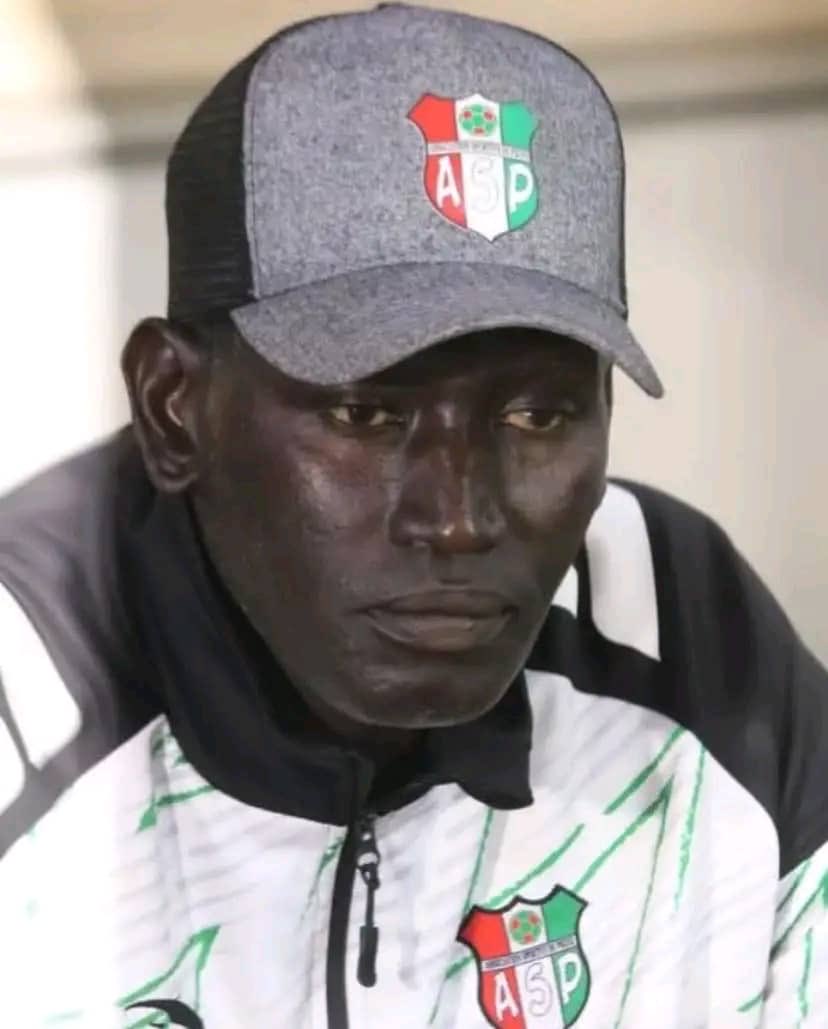 Pressafrik's tweet image. ⚽ Nouvelle ère à Guédiawaye FC 🇸🇳

Joseph Senghor prend officiellement les rênes de l’équipe première de Guédiawaye FC.

Après son passage à Pikine FC, le jeune il rejoint un club rival et hérite d’un défi majeur : éviter la relégation.

#FENDI #SOTU #Epstein #sw #SB19 #sw #SUGA