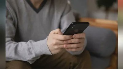 16 साल से कम बच्चे सोशल मीडिया को देखते ही कहेंगे न बाबा न।😱

महाराष्ट्र सरकार ने 16 वर्ष से कम आयु के बच्चों को डिजिटल लत से मुक्त करने के लिए टास्क फोर्स का गठन किया है। बच्चों को सोशल मीडिया और ऑनलाइन गेमिंग की लत से मुक्त करने के उपाय सुझाएगी। Mumbai | Maharashtra