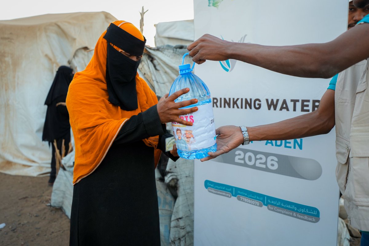 purehands2's tweet photo. Prophet Muhammad (S) was asked, “Which charity is best?”
He replied, “Giving water.”

Every day before iftar in Ateerah Camp, Lahj, families receive clean water to break their fast.

⛺ 200 households.
👥 1,400 people.
💧 10 liters per household.

Give water. Earn ongoing reward. https://t.co/EbfFV5NmZs