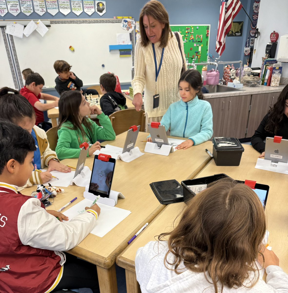 InnovateBroward's tweet photo. Look closely. 👀
STEM students @ManateeBayElem code, build, and solve challenges every day. STEM here = curiosity, creativity, confidence & champions. @DrKFried @browardschools #STEM #InnovativePrograms https://t.co/T6eL6BdeXm