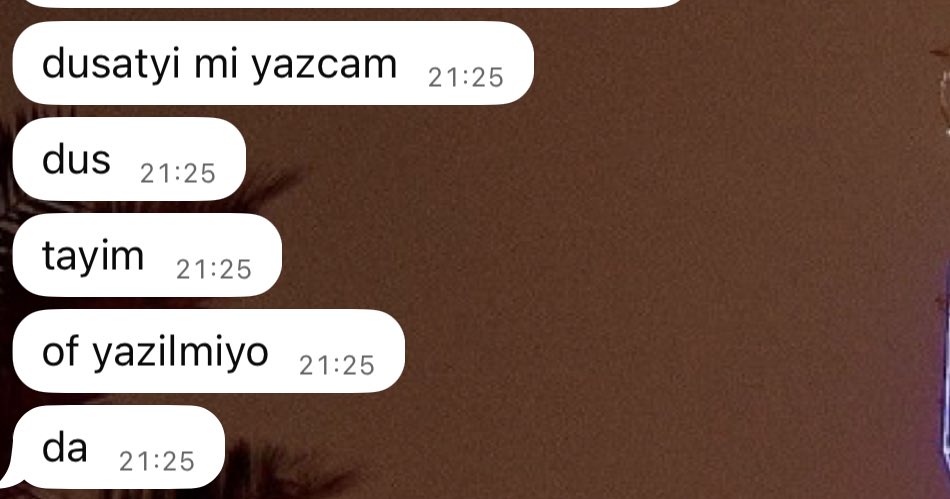 sadeceeck's tweet photo. yer zaman bilen iki kadin https://t.co/kVVJgMkM0Q