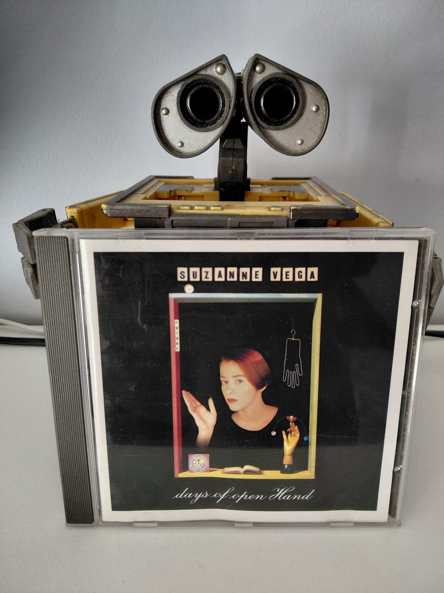 playing: Suzanne Vega - 