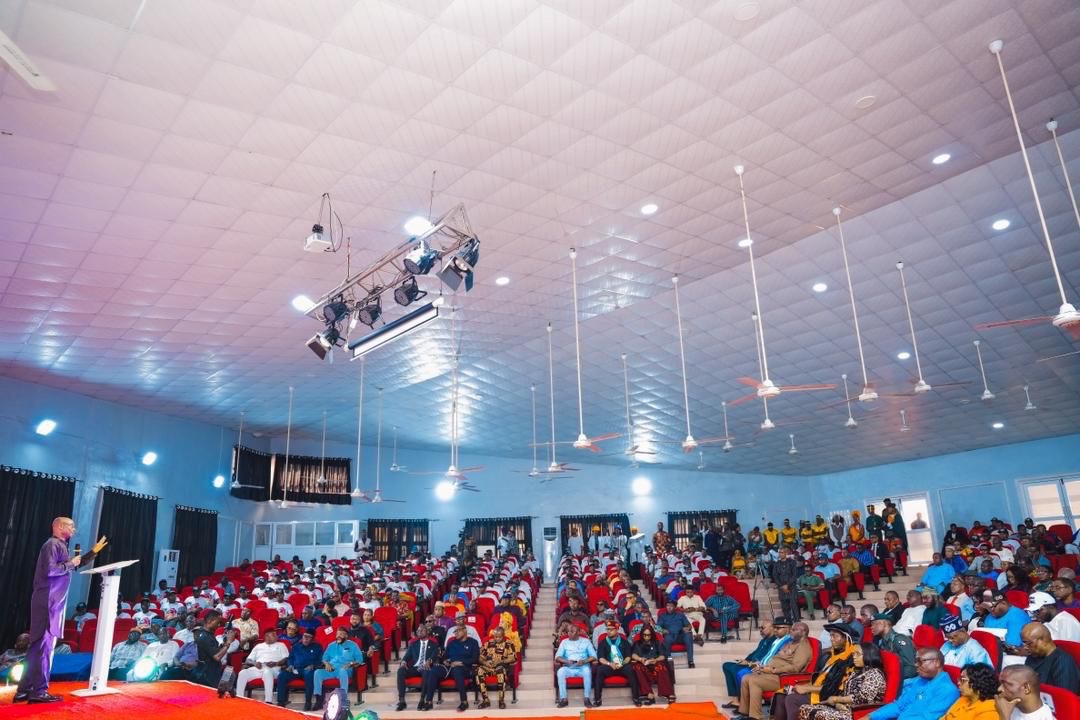 APCNewMedia's tweet photo. PRESS STATEMENT

Yilwatda Donates N100 Million to Akwa Ibom State University for Research Purposes

Uyo, Akwa Ibom State | Thursday, 26 February 2026

The National Chairman of the All Progressives Congress (APC), Professor Nentawe Goshwe Yilwatda, has announced a personal donation of ₦100 million to Akwa Ibom State University to support cutting-edge research with direct societal and economic impact.

He also.pledged to link the Vice Chacellor of the University with appropriate authorities in the United States of America to set up a world class institute with the University campus. This, he said will make the students of the institution globally competitive.

Professor Yilwatda made the donation in line with his strong advocacy for repositioning Nigerian universities as engines of innovation, national development, and global competitiveness. 

He stated that the grant is dedicated to strengthening research output that addresses pressing national challenges and translates knowledge into practical solutions.

According to him, research is the soul of a world-class university, but research without impact remains ineffective unless it illuminates society, informs policy, and fuels innovation. 

He noted that Nigeria’s investment in research remains below 0.5 per cent of GDP far beneath the OECD benchmark of 2 per cent describing this gap not as a limitation, but as a clear opportunity for visionary intervention.

Professor Yilwatda explained that the research fund is expected to prioritise high-impact areas critical to Nigeria’s present and future, including flood modelling in coastal regions, climate adaptation strategies in the Niger Delta, optimisation of offshore oil production, sustainable fisheries management, and renewable energy integration.

He emphasised that emerging technologies, such as artificial intelligence-driven modelling, big data analytics, and global digital research platforms, must be deployed to move research from abstract theory to tangible societal impact, particularly in resource-rich and environmentally sensitive regions like Akwa Ibom State.

Drawing lessons from global best practices, the APC Chairman referenced leading institutions such as the Massachusetts Institute of Technology and Stanford University, where interdisciplinary research and strong industry linkages have driven regional development and global innovation ecosystems. 

He stressed that Akwa Ibom State University has the potential to replicate such success by aligning research with local strengths while maintaining a global outlook.

In addition to the financial donation, Professor Yilwatda proposed to increase the research grant if the initial ₦100 million is transparently and effectively utilised. He further pledged to personally supervise and monitor the implementation of the research projects, ensuring accountability, excellence, and measurable outcomes.

He also highlighted the importance of international collaboration and digital connectivity, noting that modern universities must operate locally while competing globally. Through virtual research clusters, co-supervised doctoral programmes, and online visiting scholars, Akwa Ibom State University, he said, can position Uyo as a visible node in the global knowledge network.

Professor Yilwatda reaffirmed that strengthening research must go hand in hand with improving the quality of teaching and learning. 

He advocated the adoption of blended learning models, AI-driven adaptive systems, virtual laboratories, and immersive simulations, particularly in marine biology, offshore engineering, and energy analytics, to prepare students for a technology-driven global economy.

Describing the donation as both a commitment and a challenge, he urged the university community to see research funding not as an entitlement, but as a responsibility to deliver solutions that uplift society, strengthen industry, and advance national development.

“This intervention is about building capacity, credibility, and confidence in Nigerian research. When research is impactful, universities become catalysts of development, and nations become globally competitive,” he said.

The donation marks a significant milestone in the partnership between leadership, academia, and national development, reinforcing the shared vision of transforming Akwa Ibom State University into a globally relevant centre of excellence.

Signed:
Abimbola Tooki 
Special Adviser to the National Chairman of APC (Media and Communications Strategy)

February 26, 2026