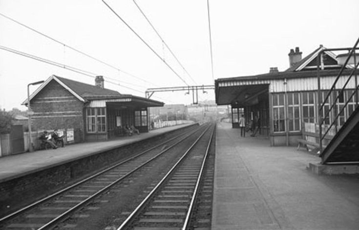 oakroyd's tweet image. #Ghosts - Anniesland Station, #Glasgow 1969. 🚂
(John Hume)