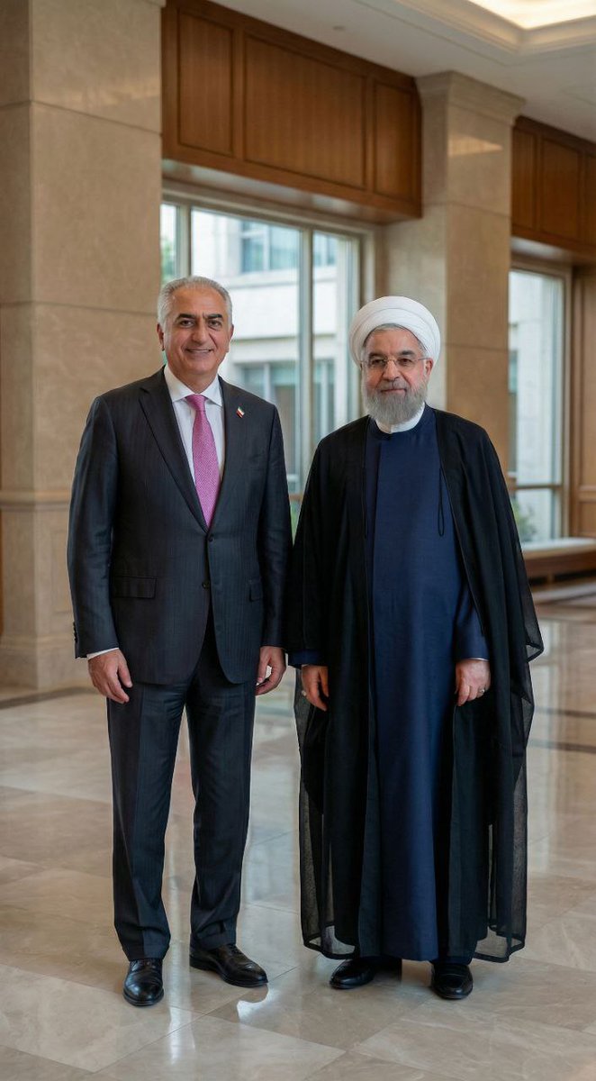 تنها موضوعاتی که در مذاکرات ایران و امریکا مورد بحث قرار نگرفت، #چمدان بسته شده ی آقای <a href="/PahlaviReza/">Reza Pahlavi</a> و کلید آقای #حسن_پهلوی بود.

<a href="/ShahbanouFarah/">FARAH PAHLAVI - فرح پهلوی</a> <a href="/NoorPahlavi/">Noor Pahlavi</a> 
<a href="/SGhasseminejad/">Saeed Ghasseminejad</a> <a href="/PahlaviComms/">Reza Pahlavi Communications</a>