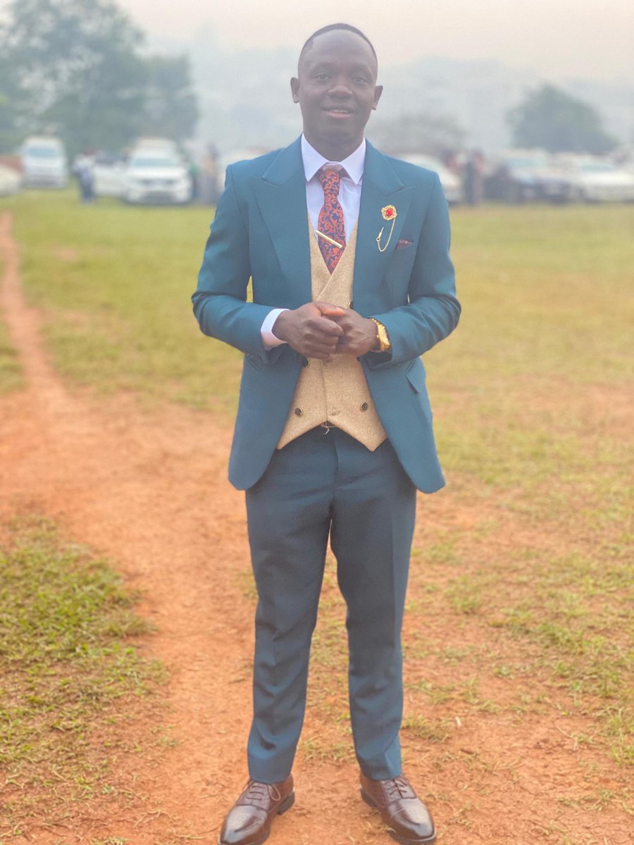 MuzingoFC18's tweet photo. Congratulations🥳 our brothers Dr. Michael Kakeeto, Ssegawa Dennis and Ssemakula Herbert🎓👏 Degree locked in.
@Bishopianleague @BSSM1910 https://t.co/C9yxcdKnGa