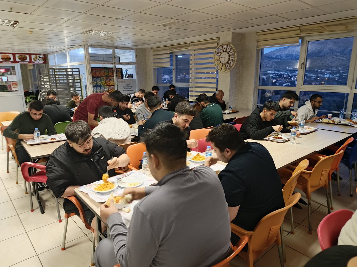 AdanaKYGM's tweet photo. 📍 Kozan Yurdu

Yurdumuz öğrencileriyle birlikte, Kozan Cumhuriyet Savcımızın ve Denetimli Serbestlik Müdürümüzün katılımlarıyla iftar soframızı paylaştık. 🌙

İftar sonrası gerçekleşen hasbihâl programında öğrencilerimizle güzel ve samimi bir sohbet ortamı oluştu. 😊 https://t.co/plUJR8Nu2g