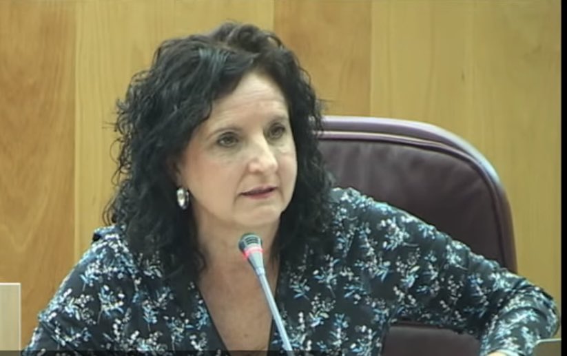 Hoy en Dipgra: moción de Vox sobre burka y niqab.

Claro:ni el burka ni el niqab representan la libertad de las mujeres.

Pero lo grave es otra cosa 👇
El PP vota con Vox, quienes niegan la violencia machista y rechazan el 8M.

No es un despiste, es una elección política.