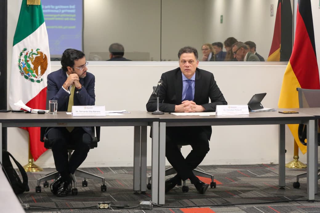 SE_mx's tweet photo. Se celebró la 3ª Reunión del German-Mexican Steering Committee, máximo mecanismo bilateral del programa Partnering in Business with Germany. 

México y Alemania fortalecen la cooperación para integrar MIPYMES a cadenas globales de valor e impulsar sectores estratégicos. https://t.co/m0nh3p2t9n