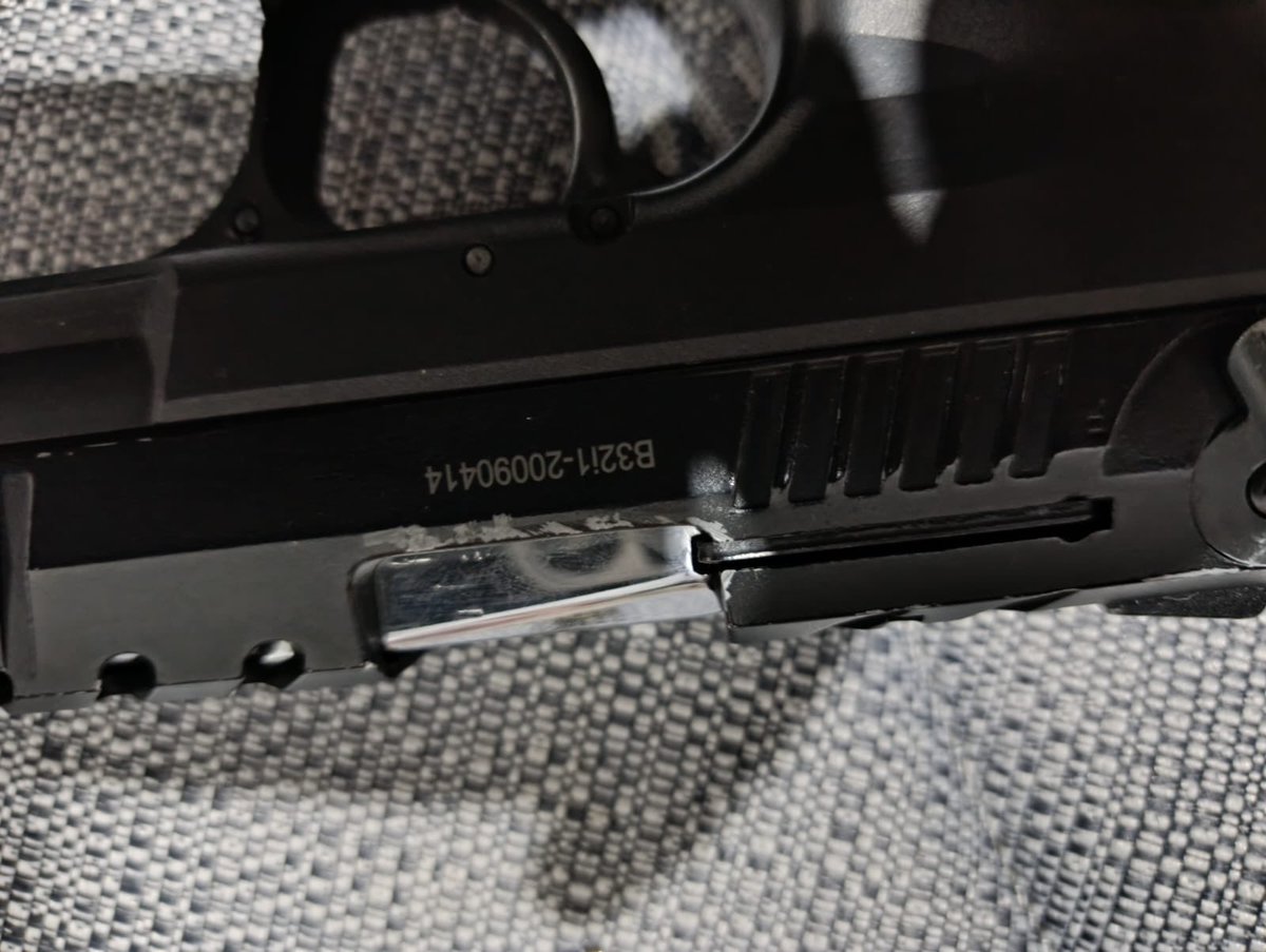 OPERACIÓN CONJUNTA EN MUCHO LOTE 2: FUERZAS ARMADAS FORTALECEN LA SEGURIDAD CIUDADANA
 
#Guayaquil | Las Fuerzas Armadas a través del Bloque de Seguridad, en coordinación con la Policía Nacional, ejecutaron una operación militar de ámbito interno en el sector Mucho Lote 2.