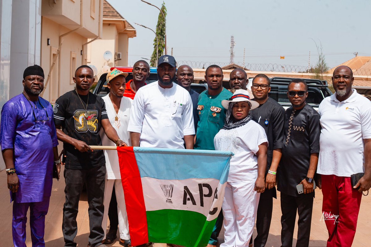 Cityboybenue's tweet photo. The Capacity City boy coordinator of Benue State Hon. Alex Enokela Ogbe. Welcome Real Estate Mogul King Mohammed Ada OCHACHO to the Ruling Party APC in Otukpo local government Area of Benue State today. #cityboybenue https://t.co/kvzklYTbud