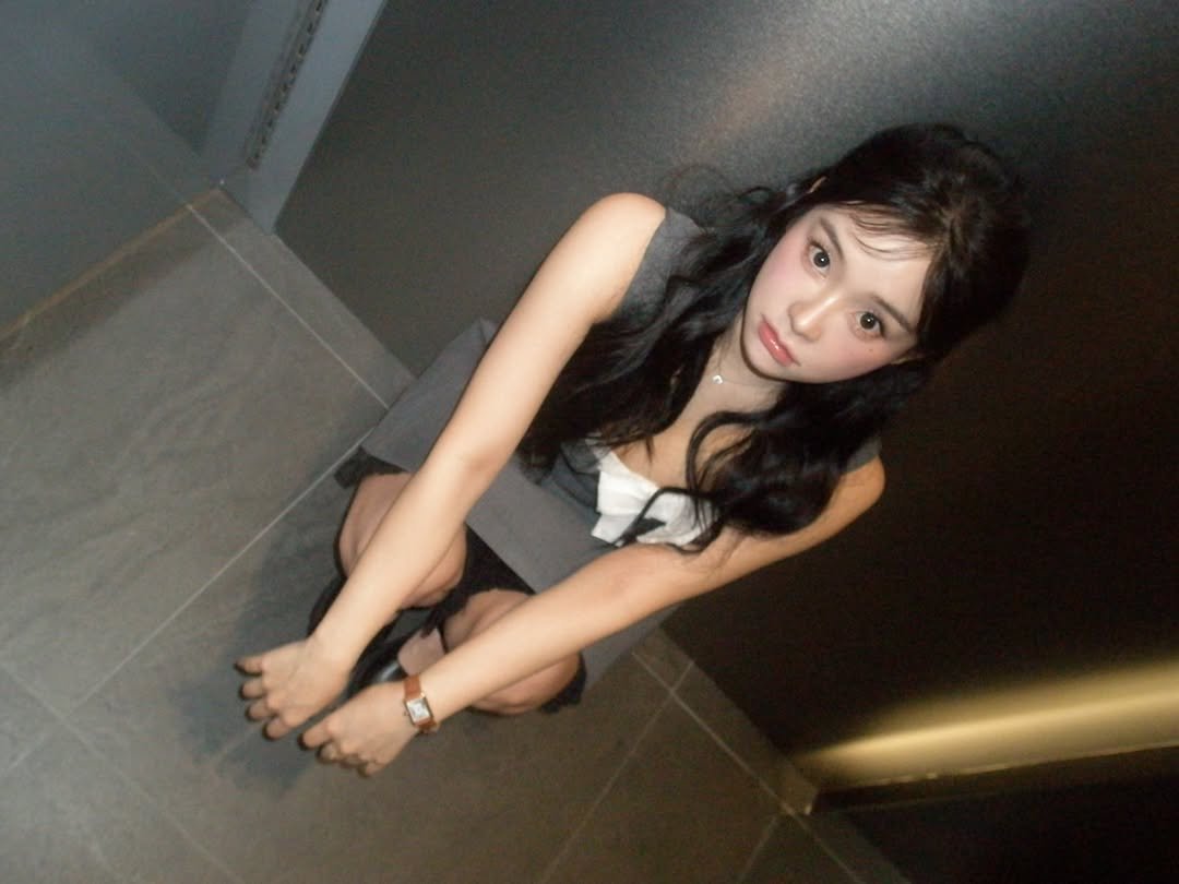 it_dreamcatcher's tweet image. [27.02.26] [Aggiornamento INSTAGRAM di #GAHYUN fox._.zzlo_]

Ho provato dei vestiti carini 💗 #empty #shushutong 

instagram.com/p/DVOeHCfkT_8

👓
#드림캐쳐 #Dreamcatcher