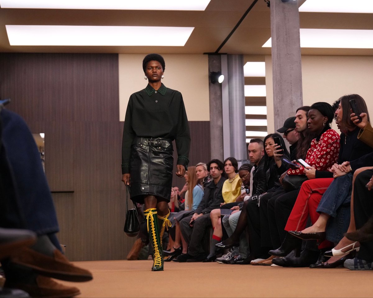 Milano Fashion Week tweet media