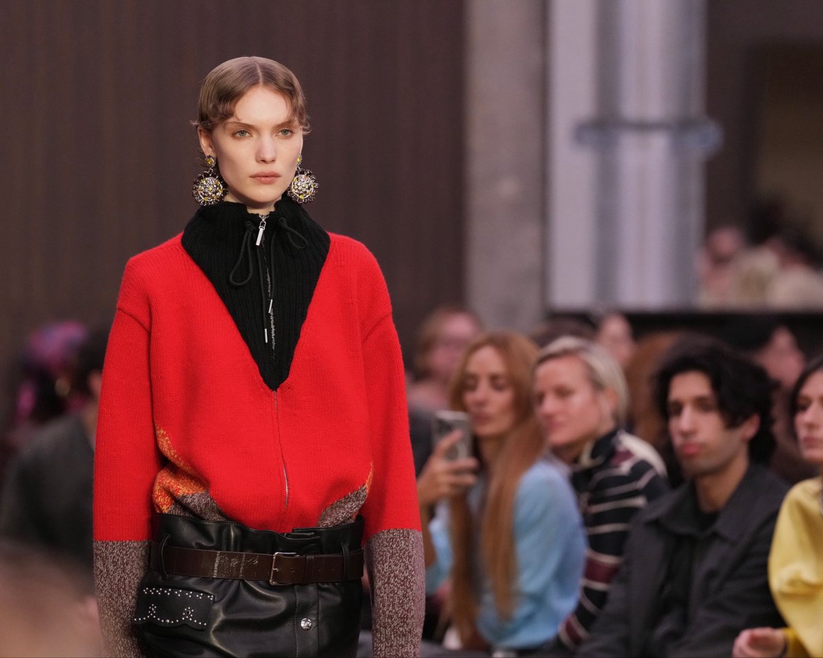 Milano Fashion Week tweet media