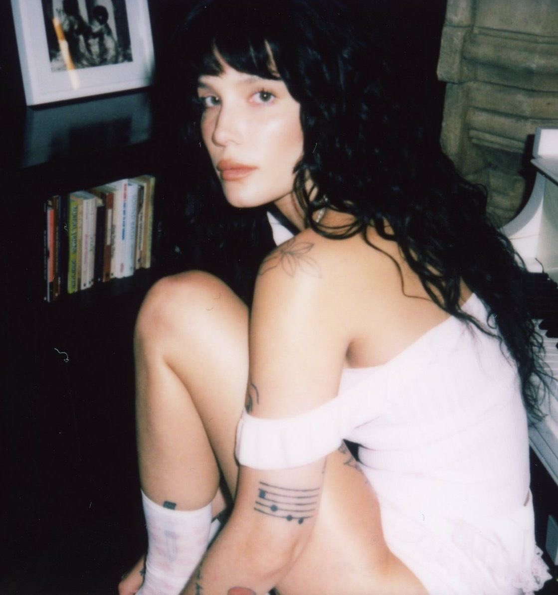 athenathebee's tweet photo. how does pinterest see you (halsey edition) ✨

♡ halsey 
♡ halsey lyrics 
♡ halsey character 
♡ fav album + aesthetic https://t.co/F0NK3nIKqR