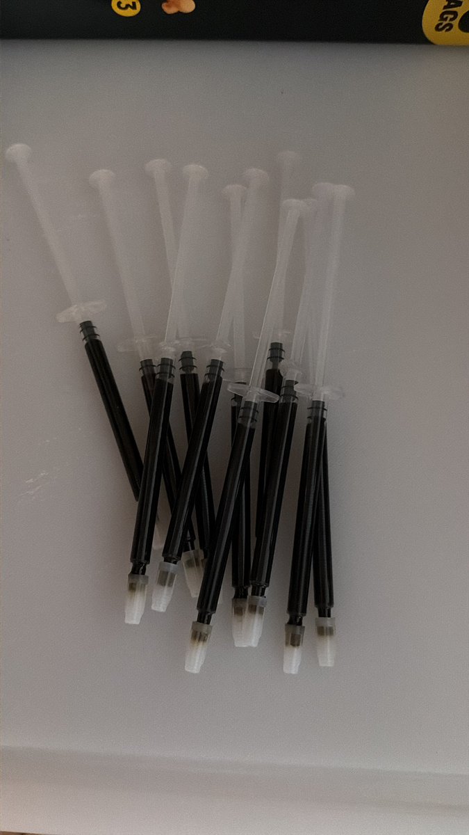 💫 GIVEAWAY 💫 GIVEAWAY 💫 

Ok canna fam! I’m gonna do another giveaway, up for grabs will be 5ml of RSO. This is apart of the Beardedroots experience. As everything I make is in house and single sourced by me! 🍀 

I like to keep the giveaways simple and easy. And most