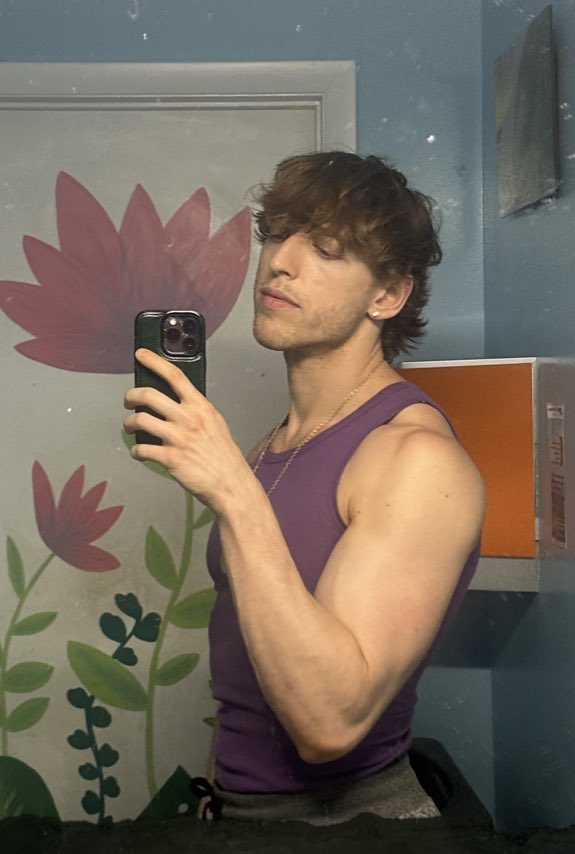 Viktor Sol ☀️🍑 tweet media