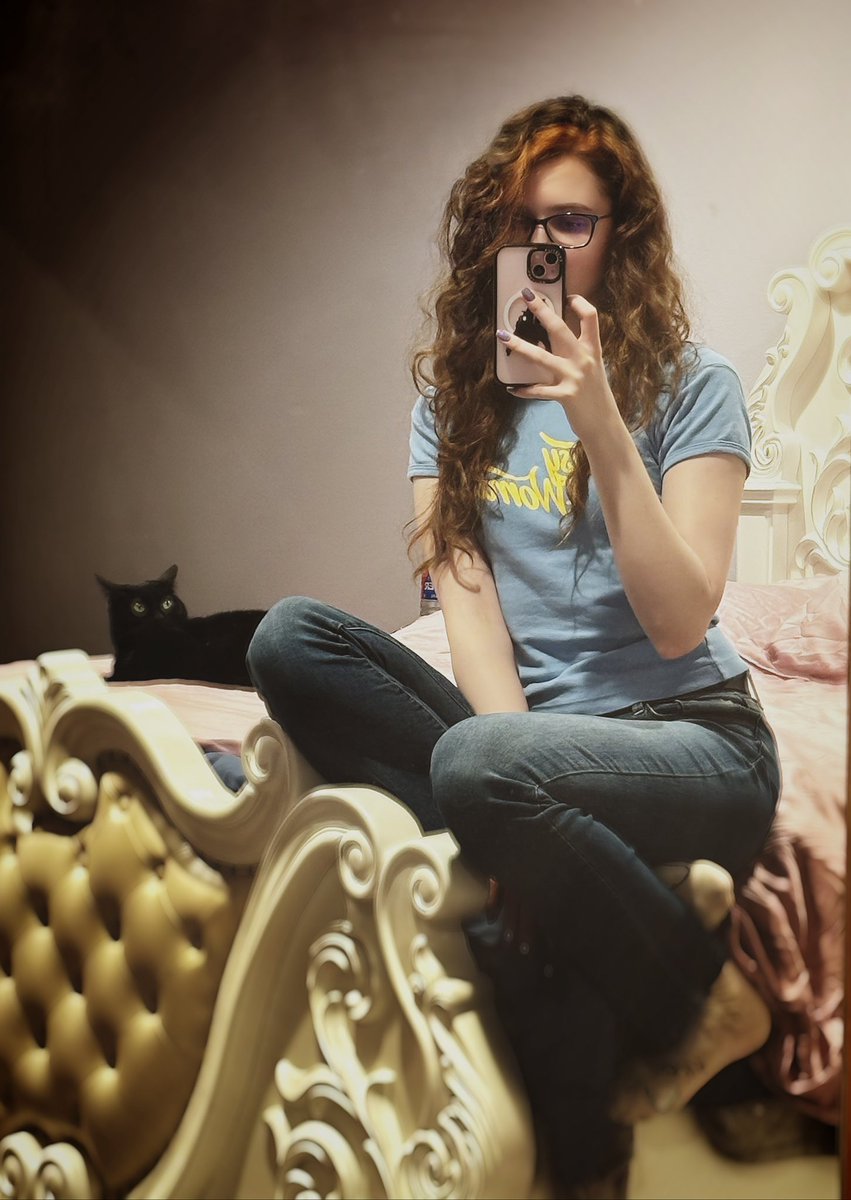 CatMomTM tweet media