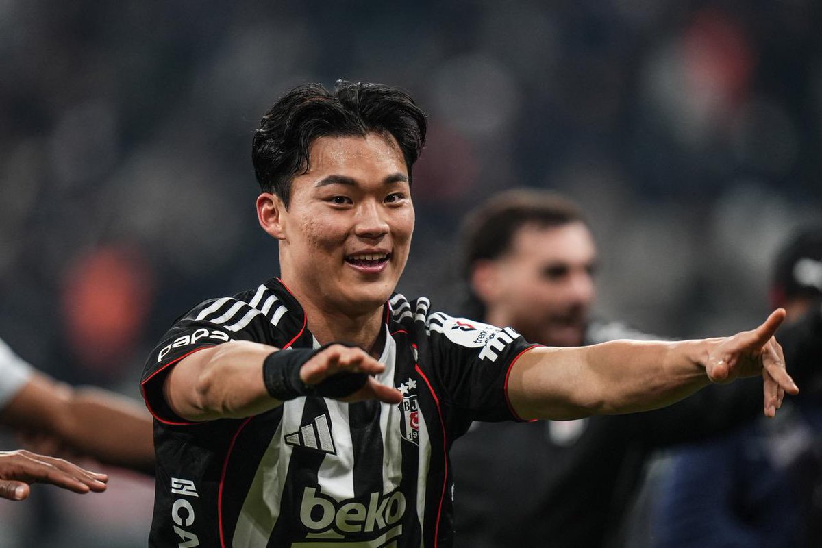 darkwebhaber's tweet photo. UEFA'nın yıllık mali raporuna göre 2025'te en çok ticari gelir elde eden 25 kulüp belli oldu. 3 Türk kulübü de ilk 25 içerisinde yer aldı.

1- Real Madrid

13- Galatasaray
19- Fenerbahçe
23- Beşiktaş https://t.co/X06r2EfGdo