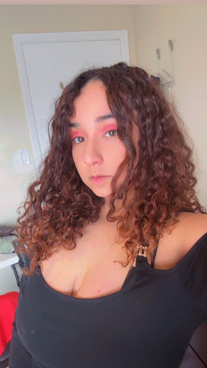 ChaosQueenLizzy👾Twitch Streamer tweet media