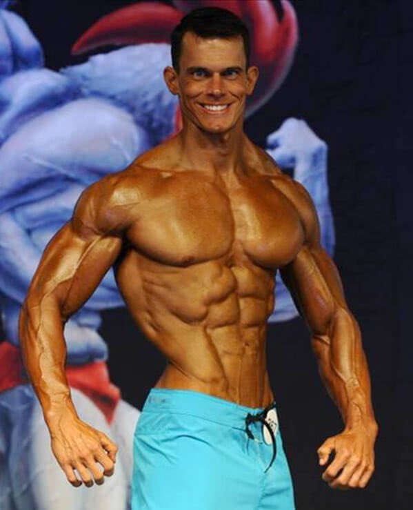 O cara era bodybuilder BRABÍSSIMO