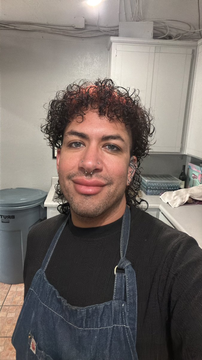 Sasha The Host Sabertooth Devaroe tweet media