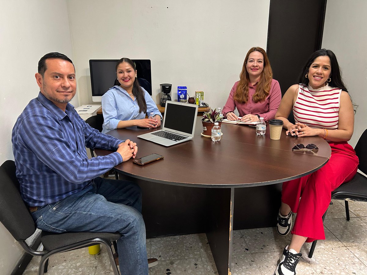 #ComunicaciónPRI 😃📹🎤 #Durango

Un gusto recibir a <a href="/Pamgarciabrito/">Pamela G. Brito</a> y su equipo en reunión de planeación de medios de comunicación, para las actividades que tendrán en el <a href="/ONMPRIDurango/">ONMPRI DGO</a> en el mes de marzo, en beneficio de las mujeres duranguenses. 📲📺