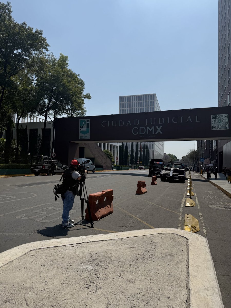 quiquecent's tweet photo. Poder judicial de la Ciudad de México suspende labores. https://t.co/tJQ9uo7UxV