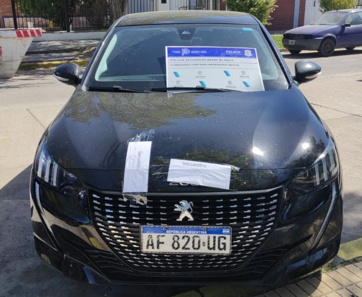 Un aprehendido que circulaba en un auto con documentación falsa y chasis adulterado ingenierowhite.com/2026/02/26/un-… #Policiales