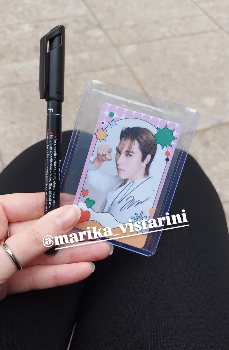 xdevotedtomusic's tweet photo. I was so lucky I got to meet Nani 😭 He was so shy, such a cutie! He waved a lot, smiled sweetly and signed my photocard 🌸 I approached him calmly only after P'Som gave me the okay 🥺🩷
#OnitsukaTigerAW26
#OnitsukaTigerxNani
#MilanFashionWeek
#hirunkit_ https://t.co/2EBUJVvsQZ