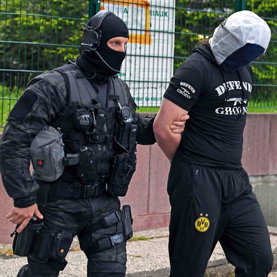 Fs_francaises_'s tweet image. L’ami du terroriste islamiste Khamzat Azimov au lendemain de l’attentat perpétré interpellé par des policiers de la DGSI le 13 mai 2018.
