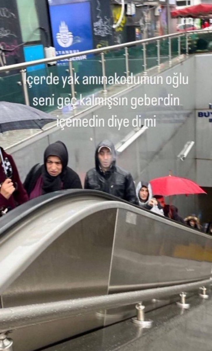 14 yaşında liseye geçer geçmez sigaraya başlarken biz