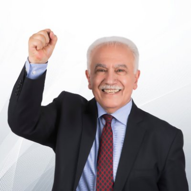 canclsr's tweet photo. allah çinden razı olsun. her türlü dalavere ile abd şirketlerini trilyon dolarlık zarara uğratıyorlar. open ai anthropic ve google'ın yüzlerce dolar istediği modelleri neredeyse lokalde çalıştırmayla bedava sunuyor. evde şu şekil dolaşıyorum. https://t.co/vuewUpJ4uK