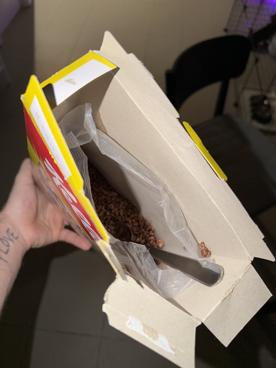 DrewIsSharing tweet media