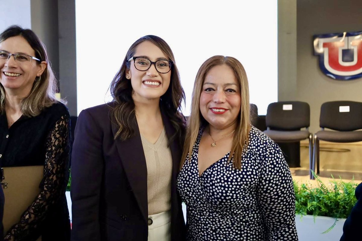 diputadavero's tweet photo. Acompañé a mi amiga y rectora Diana Pérez en la celebración del XX Aniversario de la Universidad Politécnica de Querétaro, una institución que ha formado generaciones con talento e innovación. @UPQoficial https://t.co/lYdPZL97BL